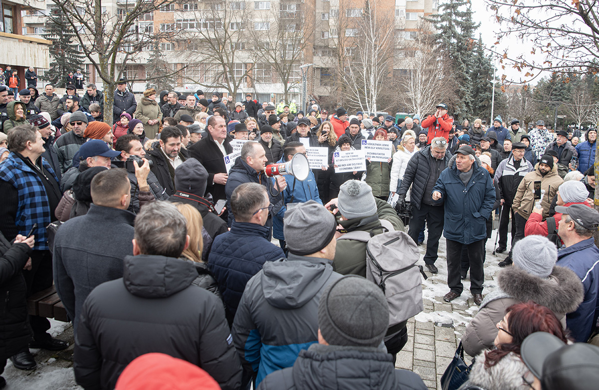 Adóstopot követelnek a csíkszeredaiak